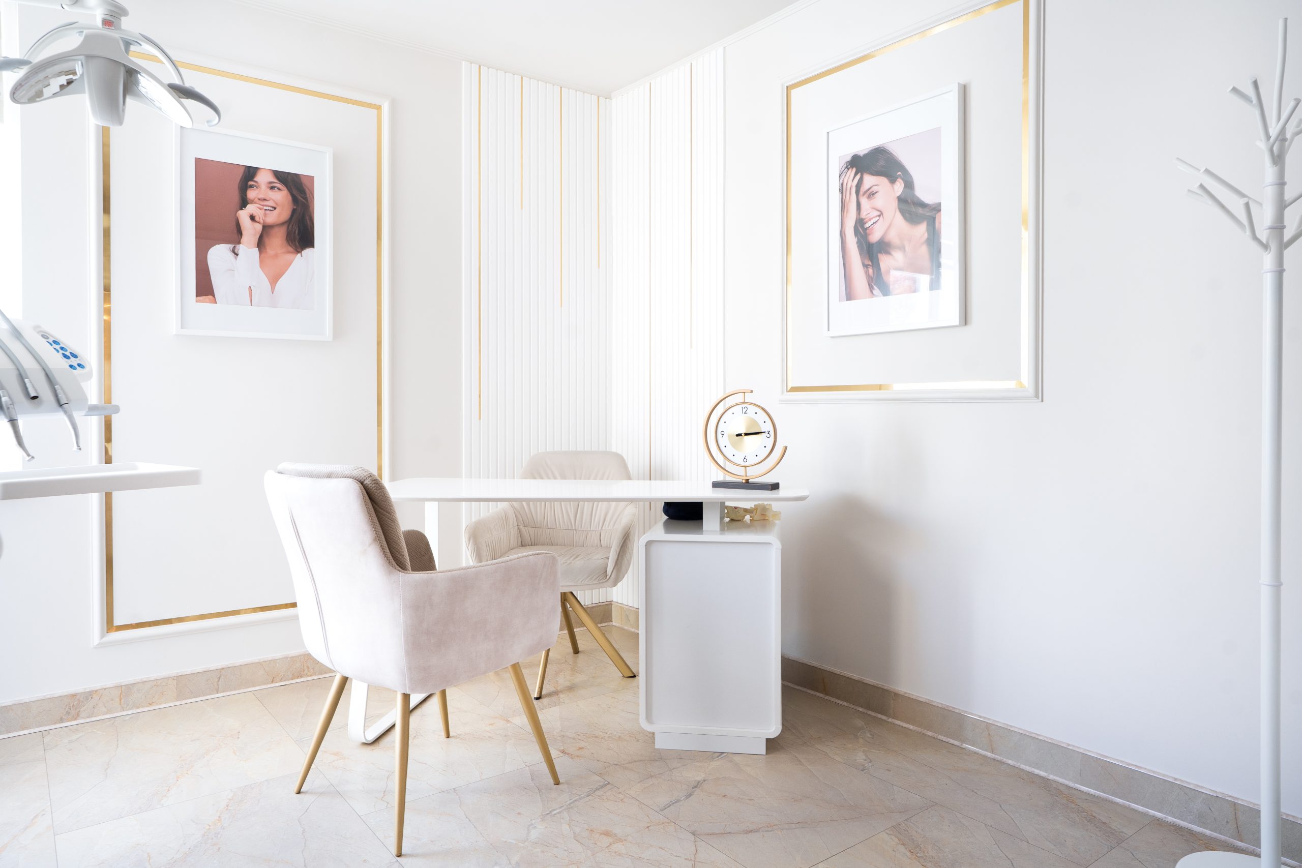 Sala de consultație Dental Chic, clinică de implantologie în Cluj-Napoca